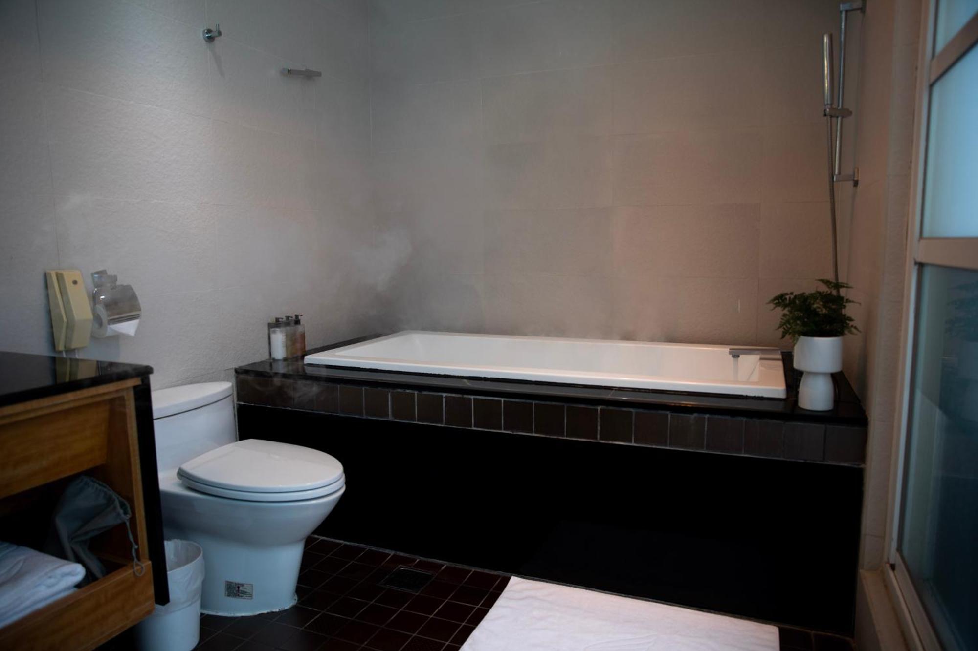 Kapok Hotel & Resorts Лодун Экстерьер фото
